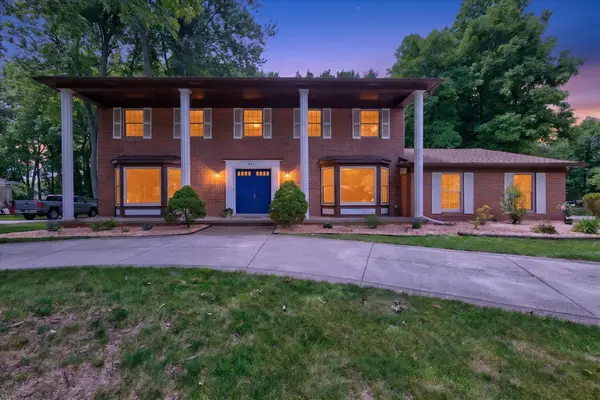 8441 Sarah Lane, Grosse Ile, MI 48138