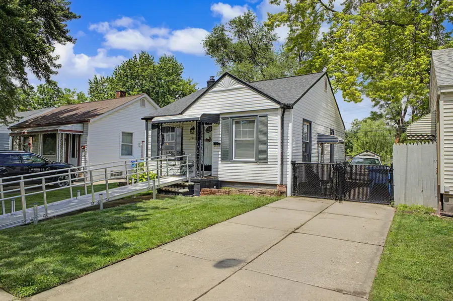 26154 Pennie Street, Dearborn Heights, MI 48125 - #2