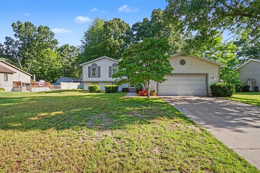 102 Eugene Avenue, Norton Shores, MI 49441 - #2