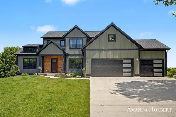 11364 Stout Avenue Ne, Rockford, MI 49341