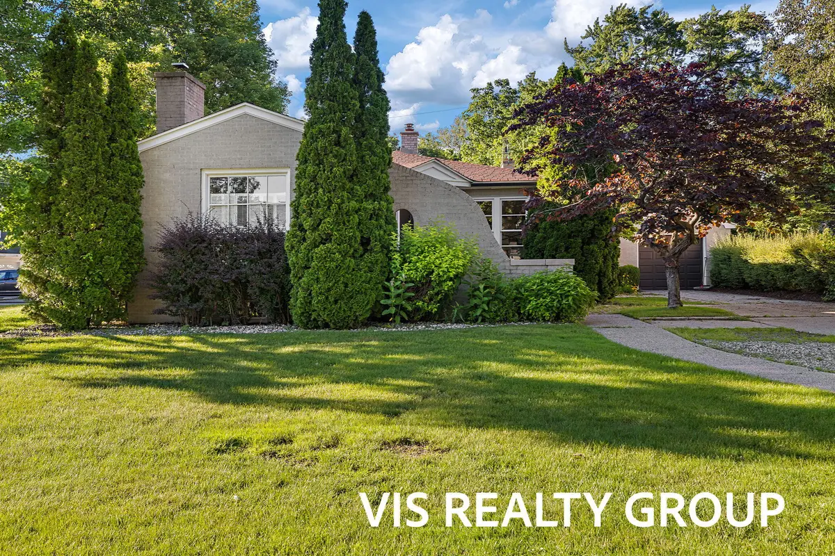303 E Savidge Street, Spring Lake, MI 49456 - #1
