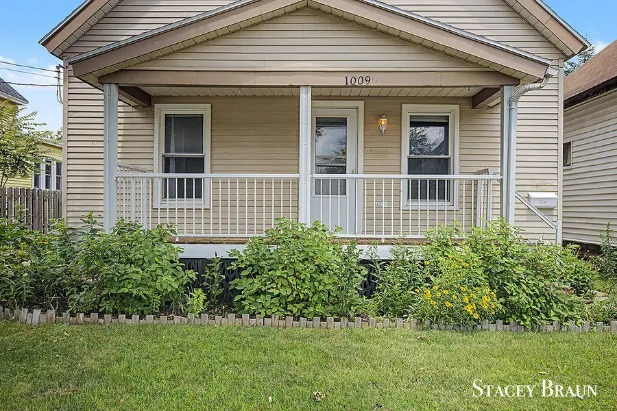 1009 Courtney Street Nw, Grand Rapids, MI 49504 - #2