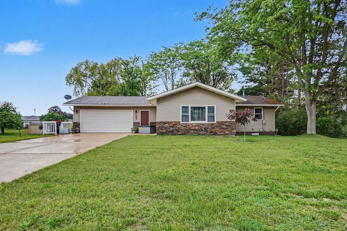 412 W Church Avenue, Reed City, MI 49677 - #1