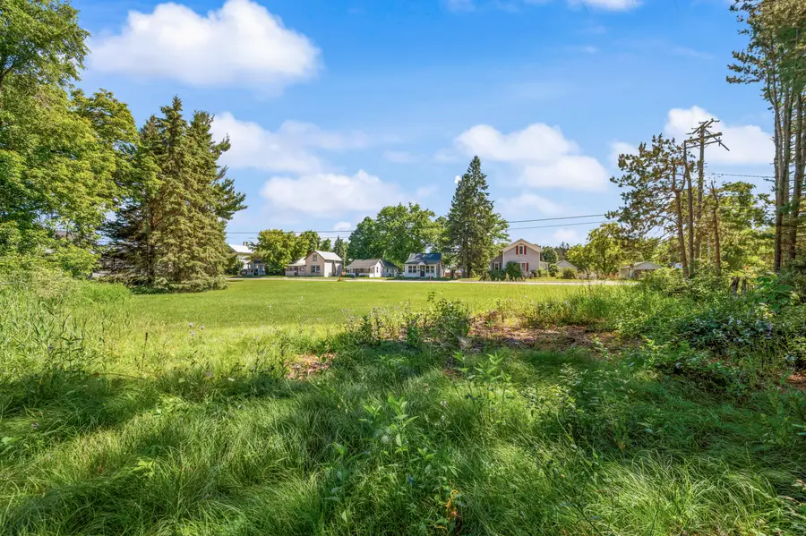 318 S 3rd Avenue, Big Rapids, MI 49307 - #3