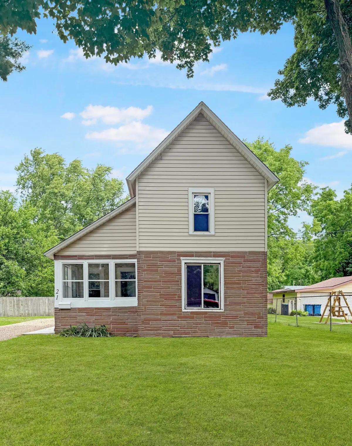 21 E Willard Avenue E, Battle Creek, MI 49037 - #1