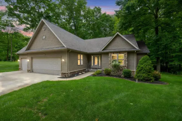 10372 Mountain View Trail, Canadian Lakes, MI 49346