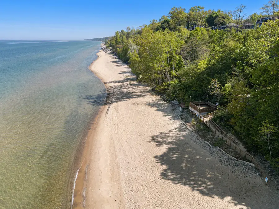 East Drive #Garage, South Haven, MI 49090 - #3