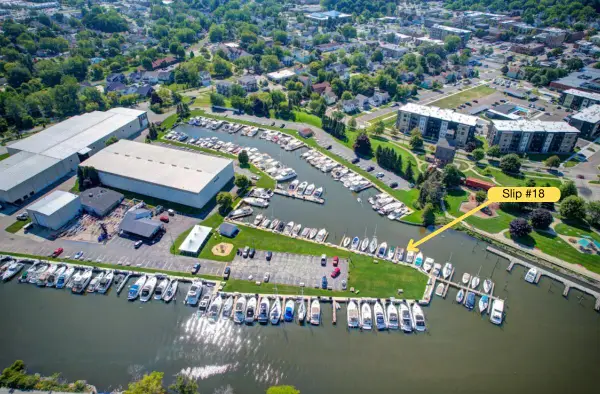 18 Wharfside #18, Grand Haven, MI 49417