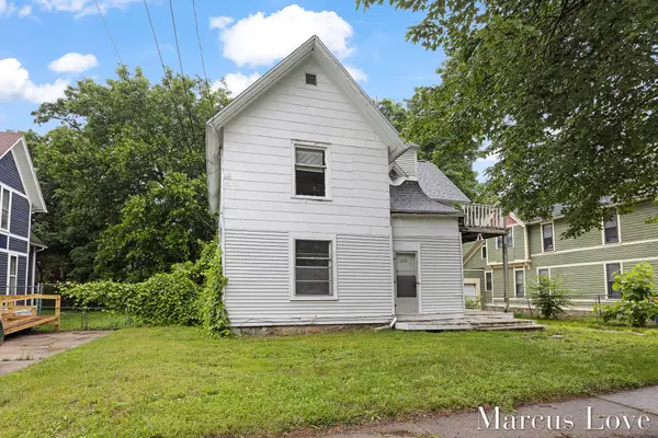 233 Hollister Avenue Se, Grand Rapids, MI 49506