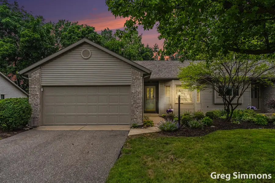 2579 Falcon Pointe Drive Nw, Grand Rapids, MI 49534 - #2