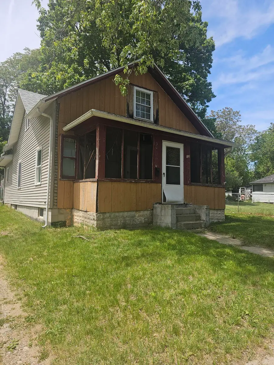 907 N Albion Street, Albion, MI 49224 - #2