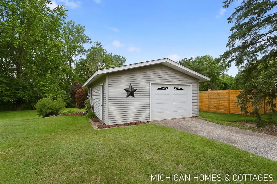 593 Alice Avenue, Zeeland, MI 49464 - #2