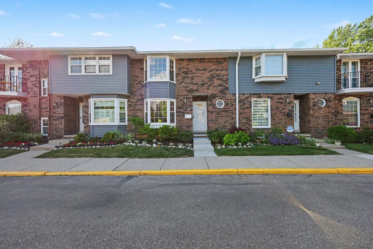 2816 Page Avenue, Ann Arbor, MI 48104 - #1
