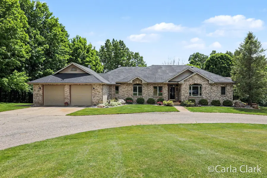 9899 Twelve Point Drive Ne, Rockford, MI 49341 - #2