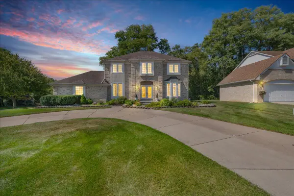22253 Sheffield Court, Farmington Hills, MI 48335