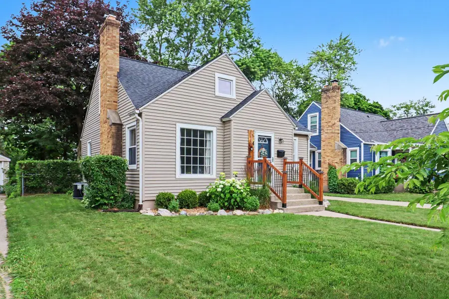 1055 Kelsey Street Ne, Grand Rapids, MI 49505 - #2