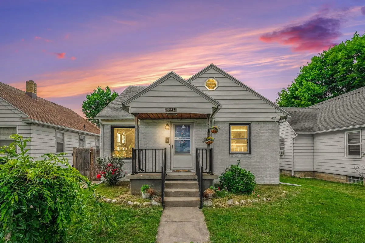 227 Leyden Avenue Sw, Grand Rapids, MI 49504 - #1