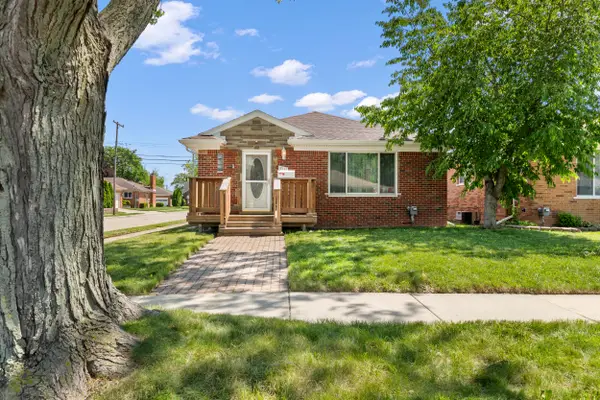 17448 Veronica Avenue, Eastpointe, MI 48021