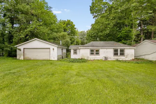 69408 Elkhart Road, Edwardsburg, MI 49112