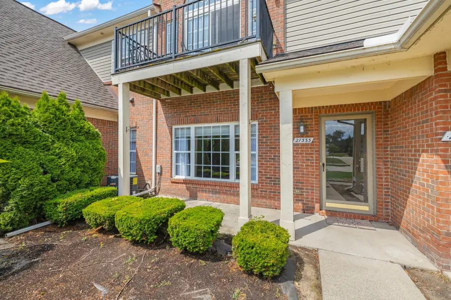 27333 Hidden Oaks Drive, Trenton, MI 48183 - #2