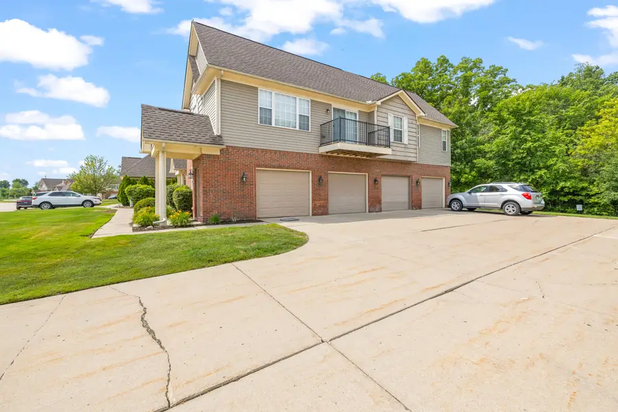 27333 Hidden Oaks Drive, Trenton, MI 48183 - #3