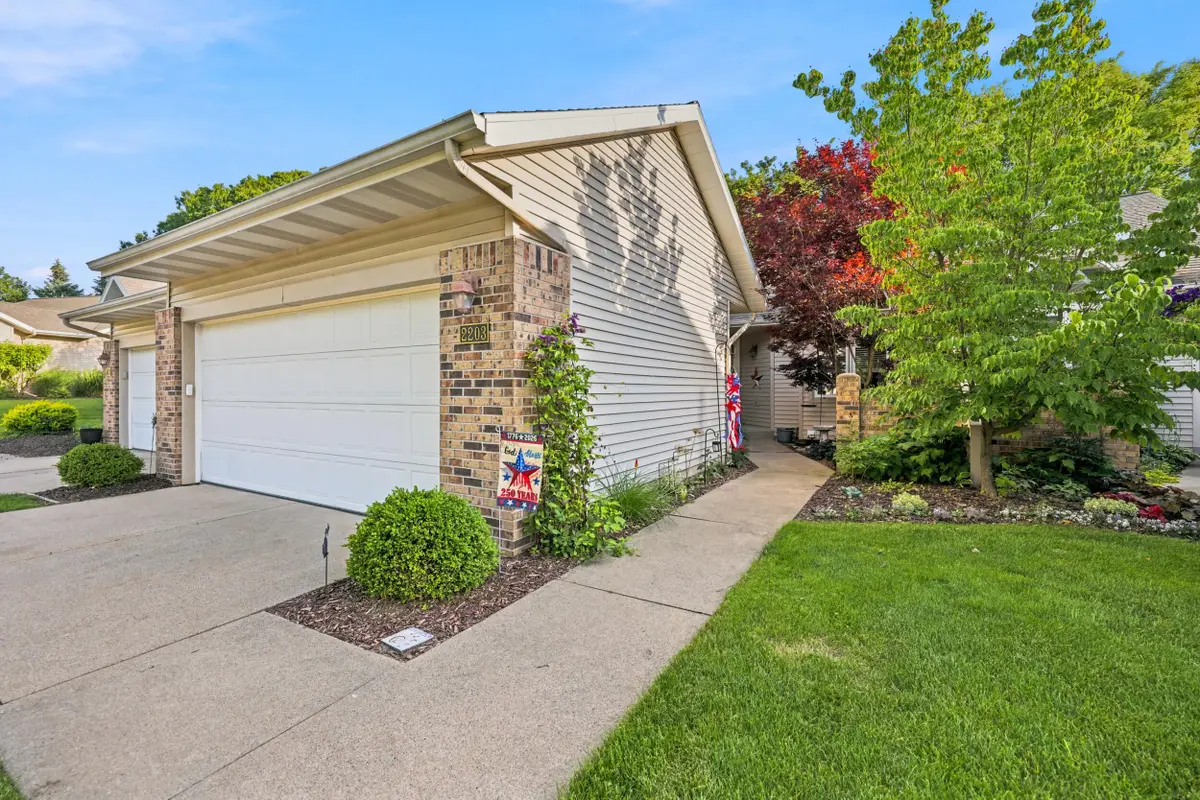 2203 Shetland Drive Ne, Grand Rapids, MI 49505 - #1