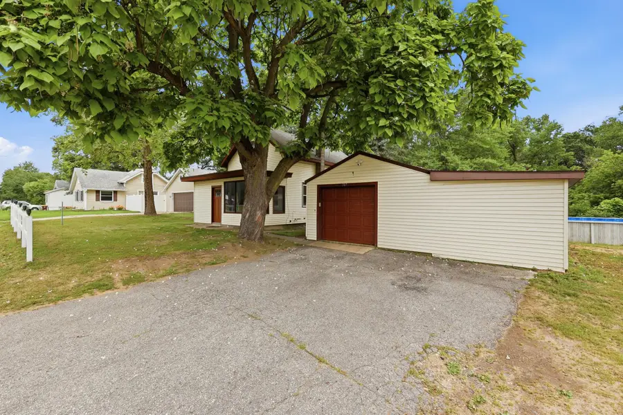 347 6 Mile Road Nw, Comstock Park, MI 49321 - #3