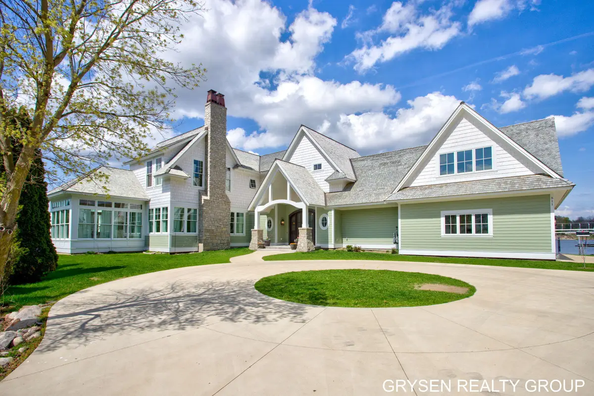 511 N Lake Drive, Caledonia, MI 49316 - #1