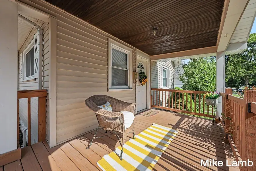 735 Van Buren Avenue Nw, Grand Rapids, MI 49504 - #2