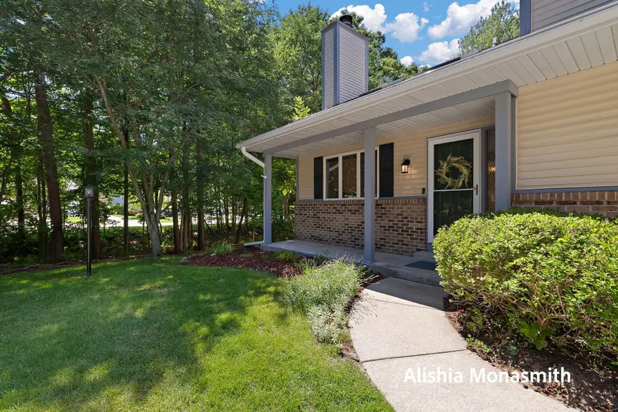 17511 Parkwood Drive #D, Spring Lake, MI 49456 - #2