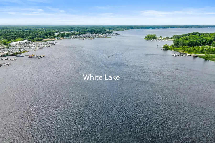 8572 Ellenwood #34 Drive, Montague, MI 49437 - #2