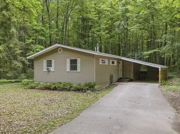 8128 Highland Trail, Canadian Lakes, MI 49346