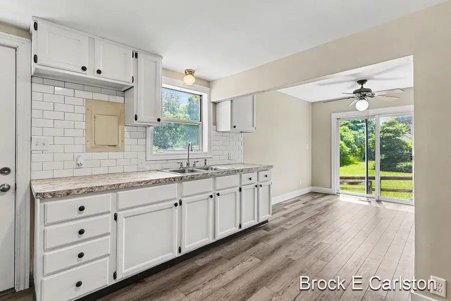 643 E Sternberg Road, Norton Shores, MI 49441 - #2