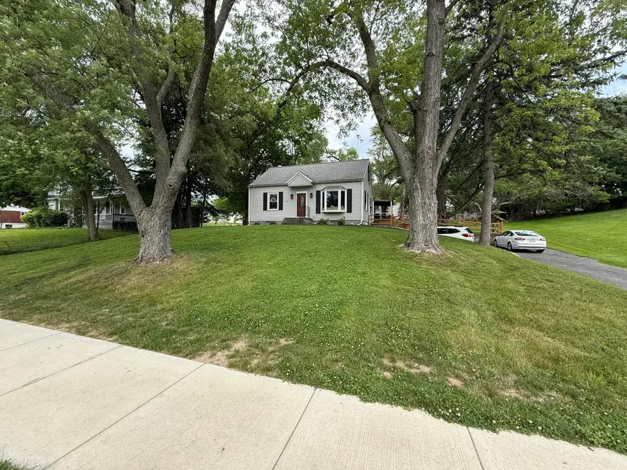 754 Collindale Avenue Nw, Grand Rapids, MI 49504 - #3