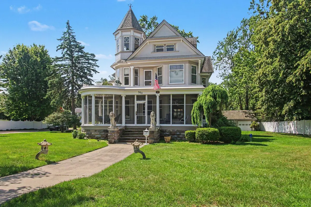 360 E Central Avenue, Zeeland, MI 49464 - #1
