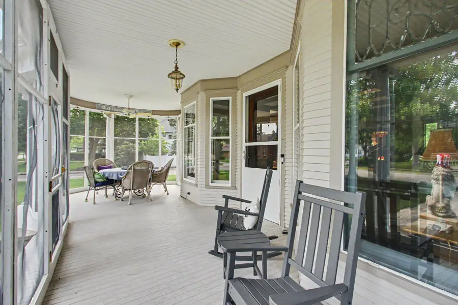 360 E Central Avenue, Zeeland, MI 49464 - #2