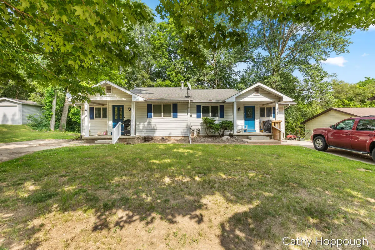 610-612 N Dexter Street, Ionia, MI 48846 - #1