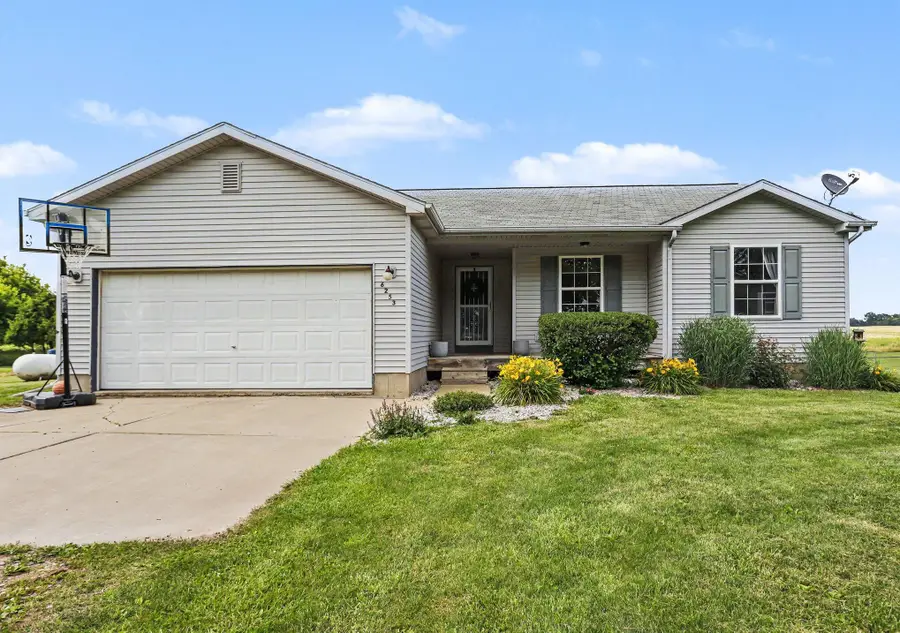 6253 Mills Highway, Eaton Rapids, MI 48827 - #2