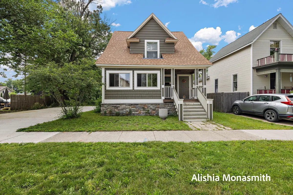 313 N 5th Street, Grand Haven, MI 49417 - #1