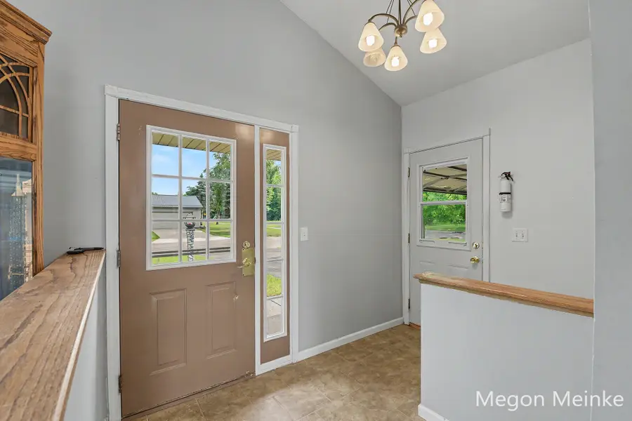 105 Pineview Drive, Belding, MI 48809 - #3