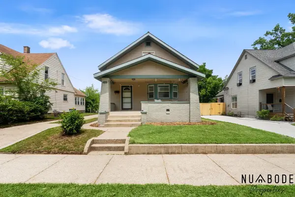 933 Crescent Street Ne, Grand Rapids, MI 49503