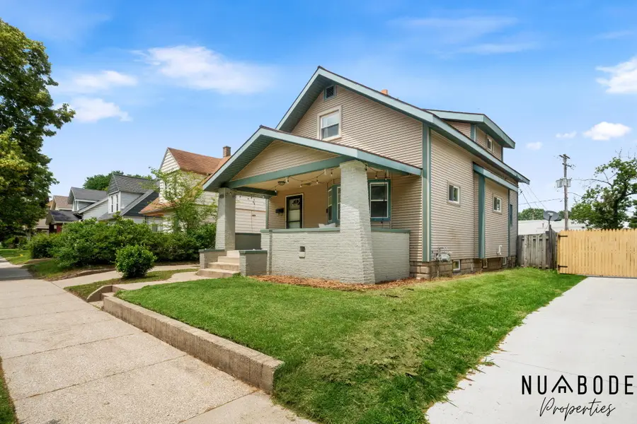 933 Crescent Street Ne, Grand Rapids, MI 49503 - #2