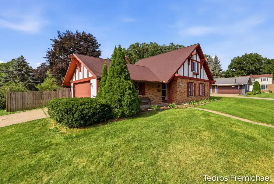 2423 Ridgefield Road, Portage, MI 49024 - #2