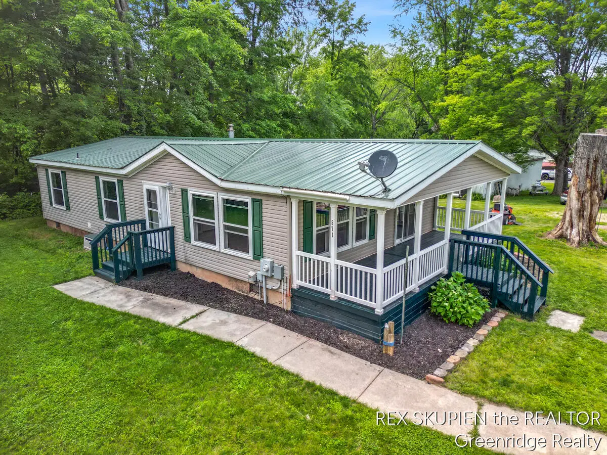 571 W Eagle Ridge, White Cloud, MI 49349 - #1