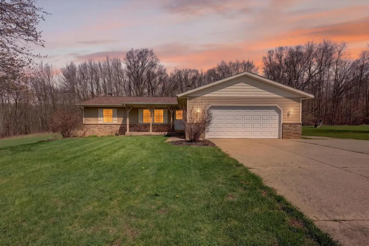 7045 17 Mile (house) Road Ne, Cedar Springs, MI 49319 - #1