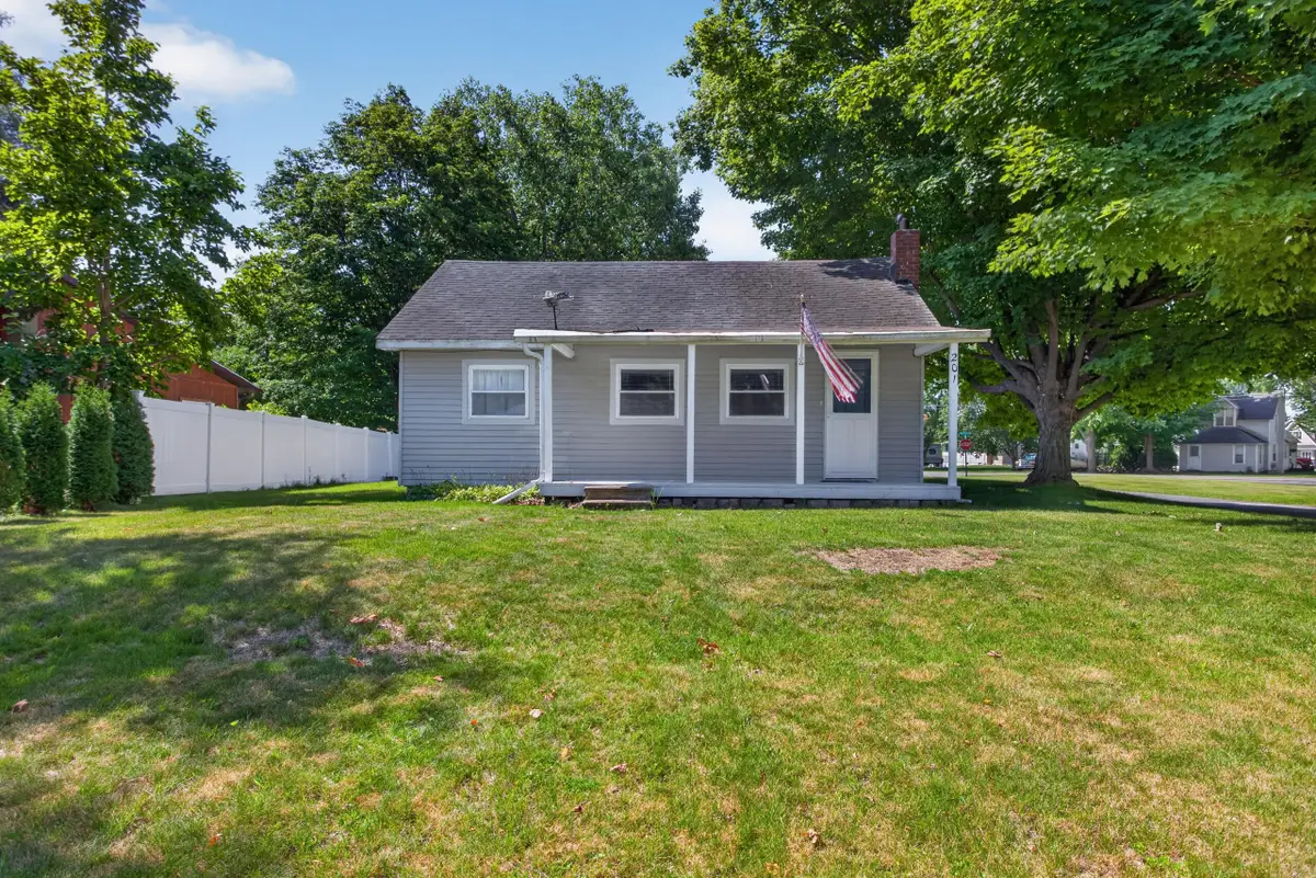 201 Tipperary Street, Michigan Center, MI 49254 - #1