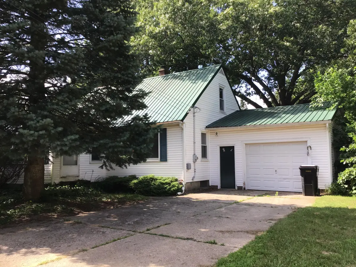 1047 Bronson Avenue, Plainwell, MI 49080 - #1