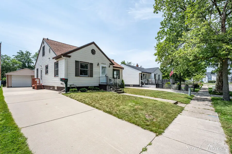 926 Franklin Avenue, Grand Haven, MI 49417 - #3