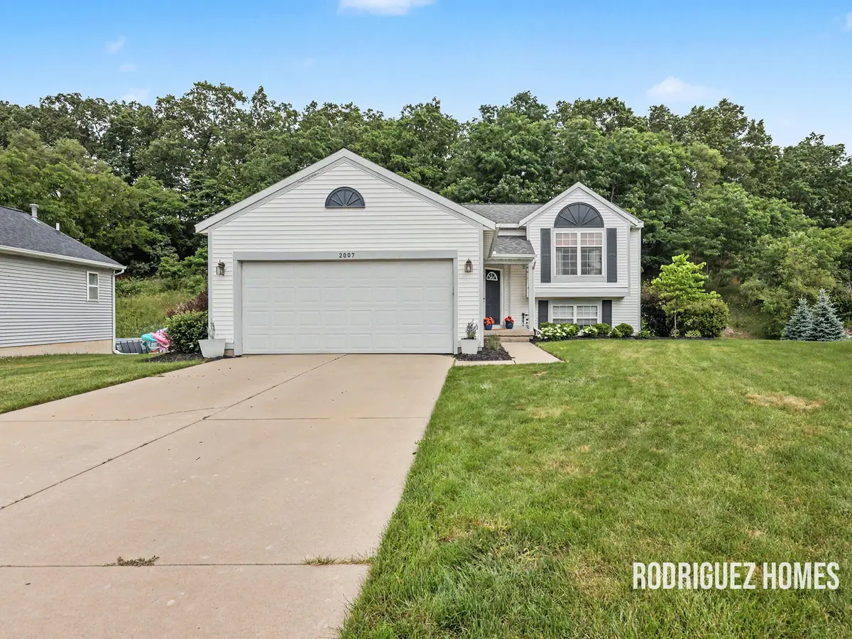 2007 Sandrel Drive Ne, Grand Rapids, MI 49505 - #1
