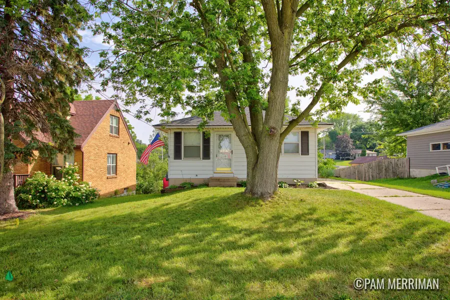 1735 Woodworth Street Ne, Grand Rapids, MI 49525 - #2